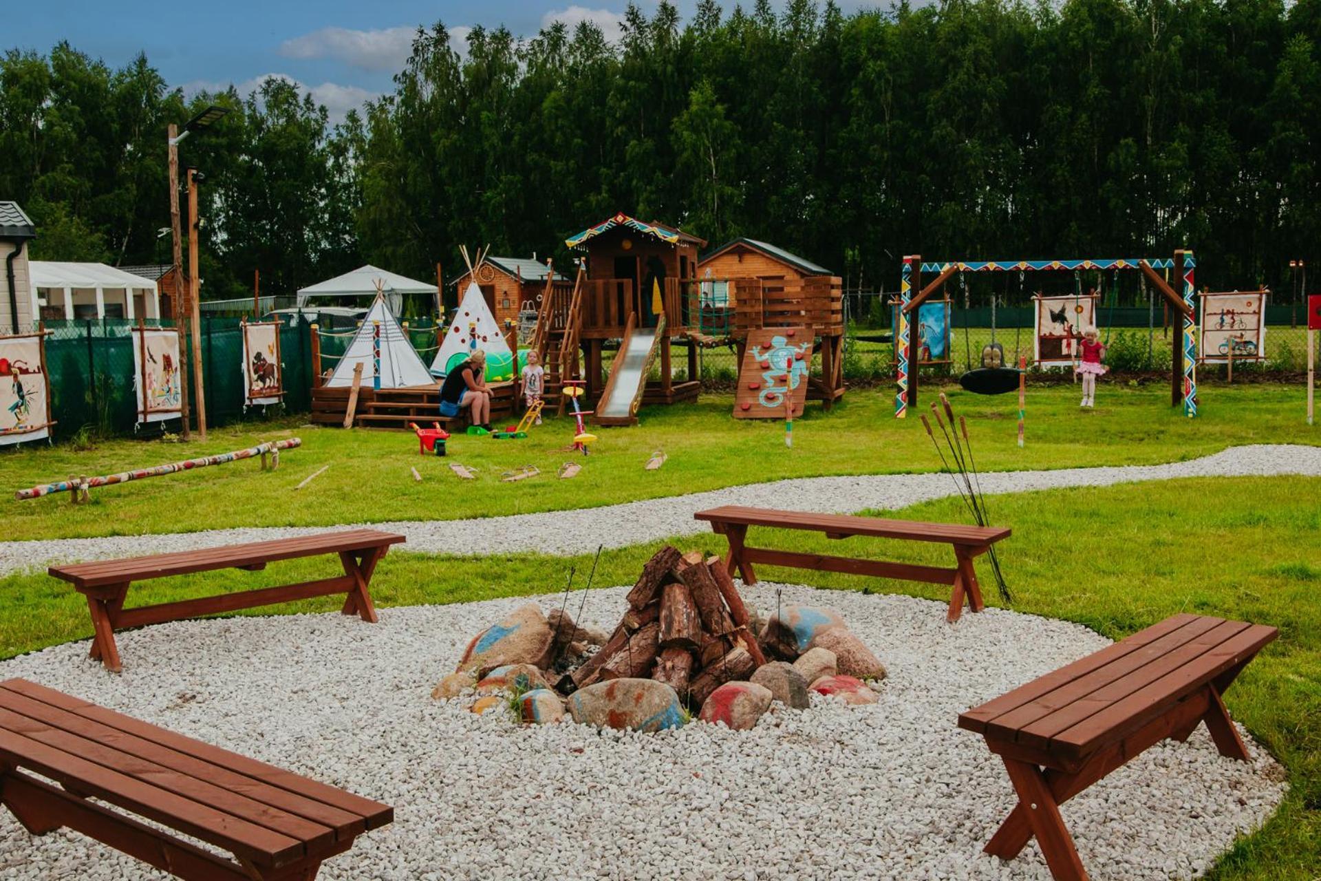 Indiana Camp - 150 M Od Suntago Park Hotel Grabce-Towarzystwo Exterior photo
